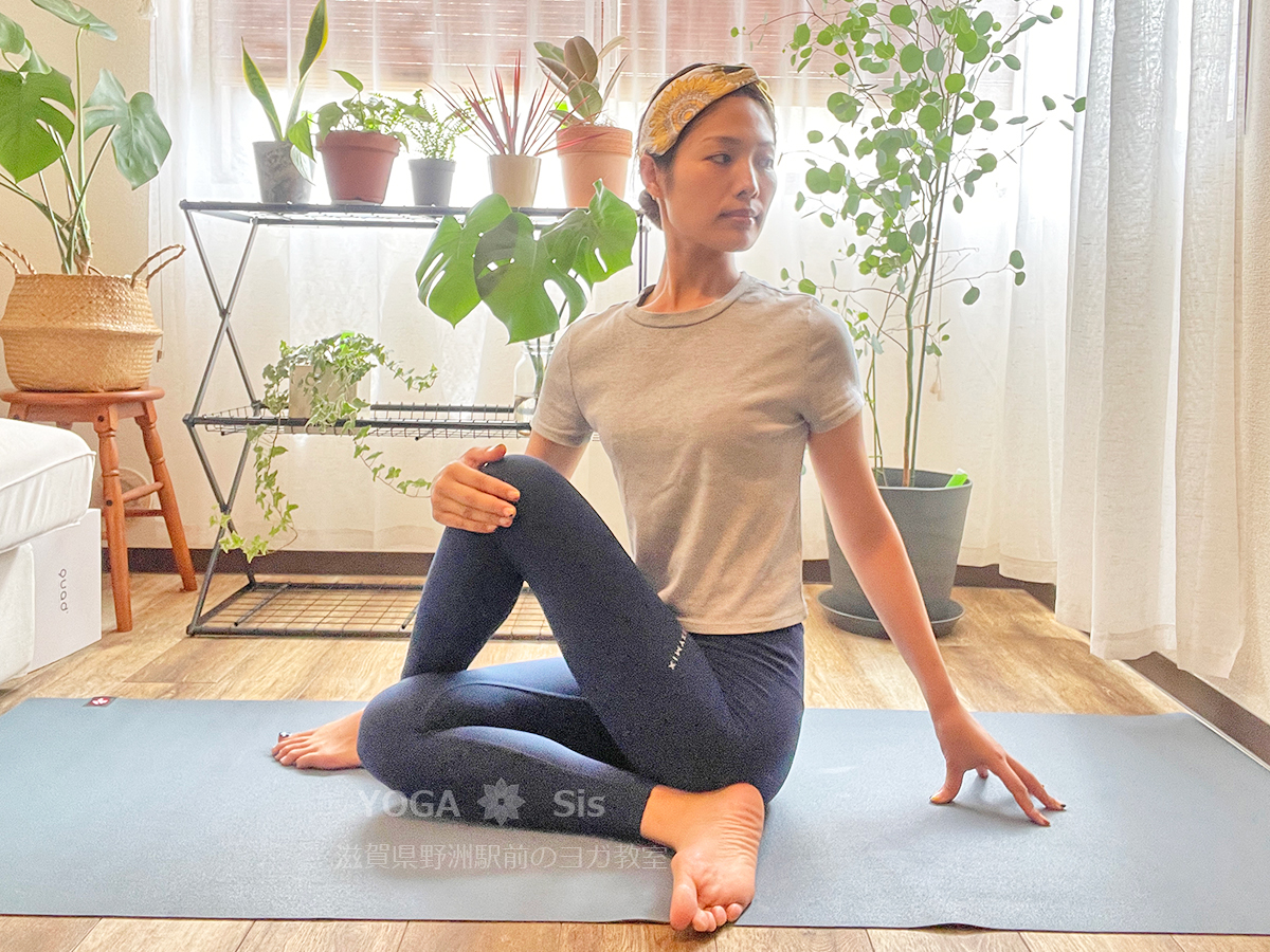 座位のねじりを深める1