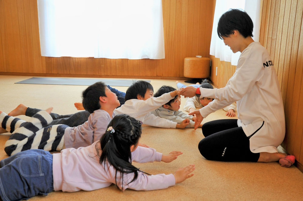 haku栗東草津のキッズヨガ